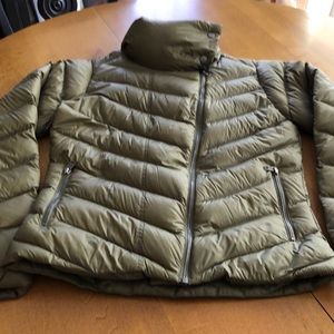 Patagonia
Patagonia Prow Down Jacket - Women's